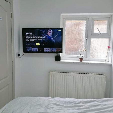 Entire-2 Bedroom Apartment With Driveway,1Free Parking Nottingham Exterior foto